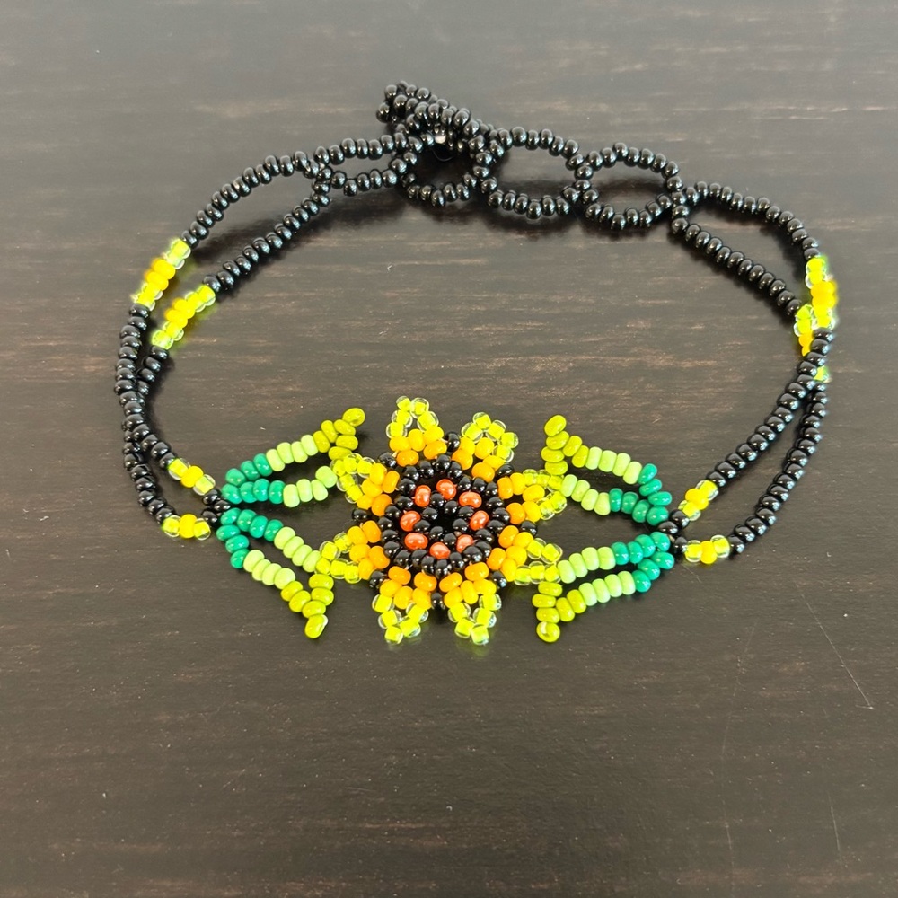 Handcrafted Beaded Sunflower Necklace and bracelet Set - Picture 6 of 7